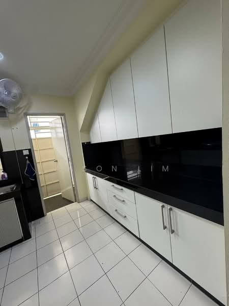 Townhouse for Rent in Bandar Tasik Kesuma (Beranang) - Jason Lim - Kitchen - PropertyGuru.com.my