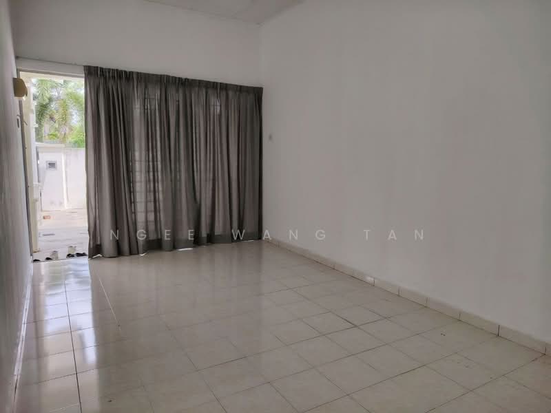 Rumah Teres 1 Tingkat untuk Dijual di Taman Bertam Impian (Tanjong Minyak) - Ngee Wang Tan - Living Room - PropertyGuru.com.my