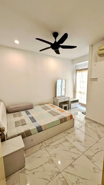 Pangsapuri untuk Dijual di Sutramas - Felix Wong - Bedroom - PropertyGuru.com.my
