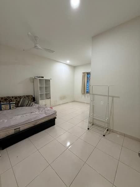 Semi-Detached House for Sale in Kelapa Sawit (Kulai) - Caryn Ter - Bedroom - PropertyGuru.com.my