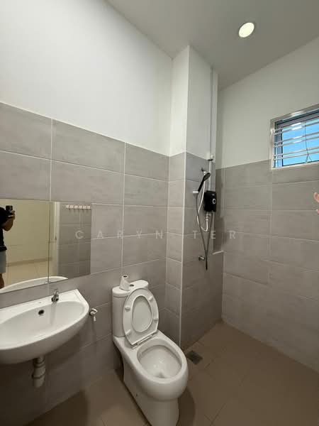Semi-Detached House for Sale in Kelapa Sawit (Kulai) - Caryn Ter - Bathroom - PropertyGuru.com.my