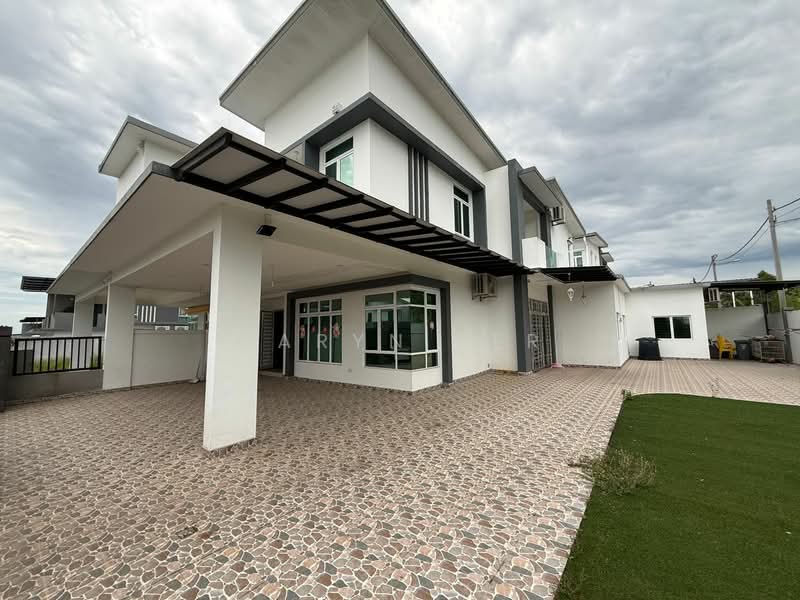 Semi-Detached House for Sale in Kelapa Sawit (Kulai) - Caryn Ter - Exterior - PropertyGuru.com.my