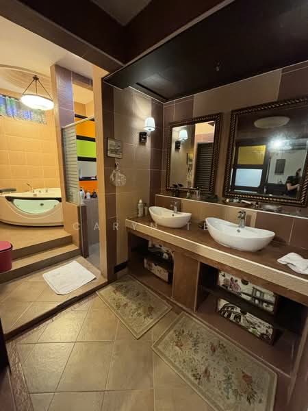 Rumah Banglo untuk Dijual di Bandar Putra (Kulai) - Caryn Ter - Bathroom - PropertyGuru.com.my