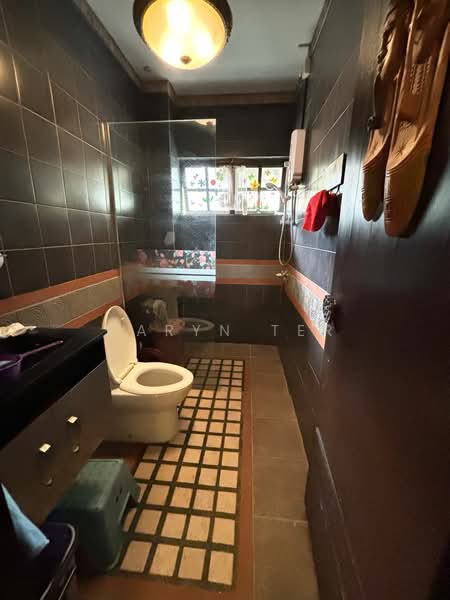 Rumah Banglo untuk Dijual di Bandar Putra (Kulai) - Caryn Ter - Bathroom - PropertyGuru.com.my