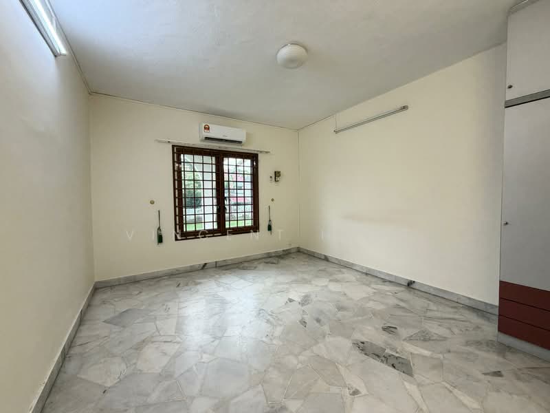 Room 4