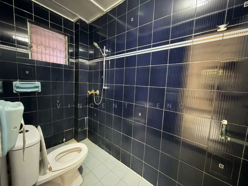 Bathroom 4