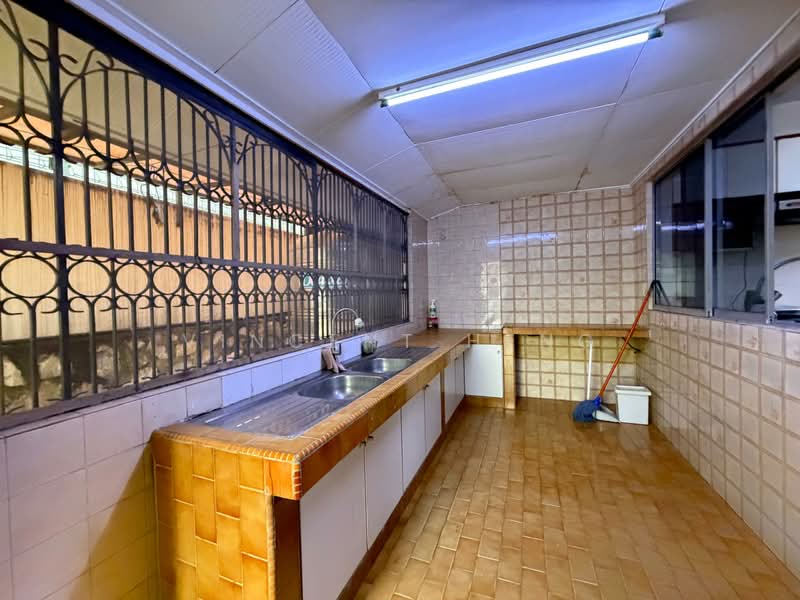Wet Kitchen