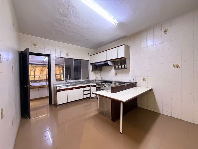 Dry Kitchen