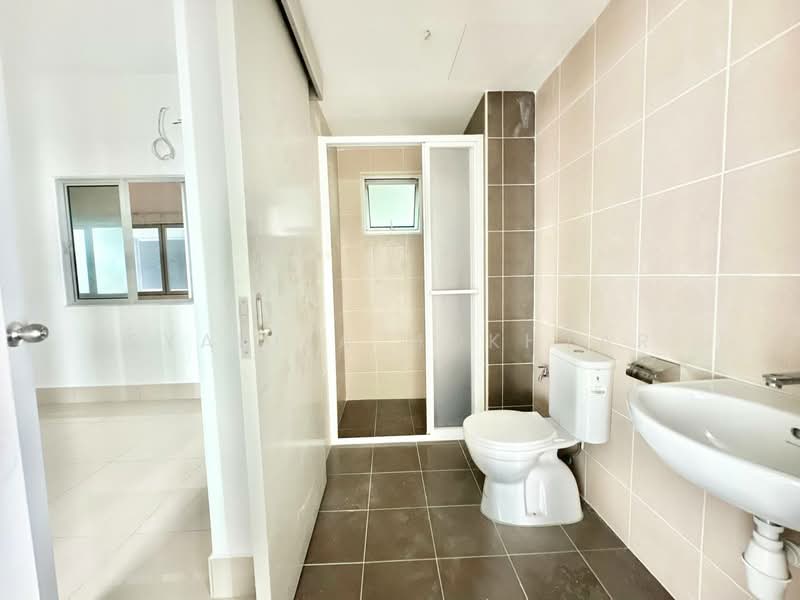 Service Residence for Sale at Serviced Residence @ Razak City Residences (RC Residences) - Syakila Mokhtar - Bathroom - PropertyGuru.com.my