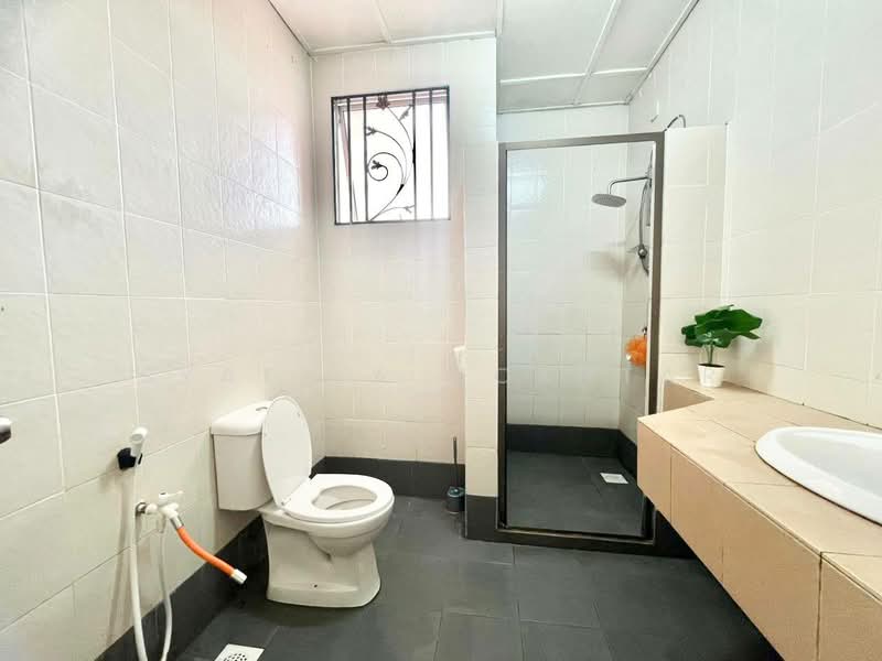 2-storey Terraced House for Sale in Alam Budiman (Shah Alam) - Syakila Mokhtar - Bathroom - PropertyGuru.com.my
