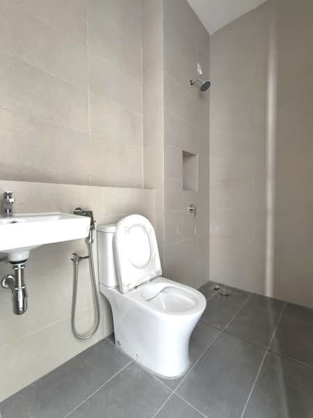 Rumah Kluster untuk Dijual di Austin Crest (Johor Bahru) - Karl Lim - Bathroom - PropertyGuru.com.my