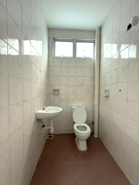 2-storey Terraced House for Sale in Taman Puteri Wangsa (Ulu Tiram) - Karl Lim - Bathroom - PropertyGuru.com.my