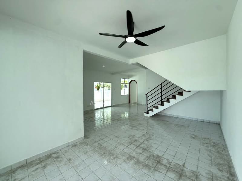 2-storey Terraced House for Sale in Taman Puteri Wangsa (Ulu Tiram) - Karl Lim - Living Room - PropertyGuru.com.my