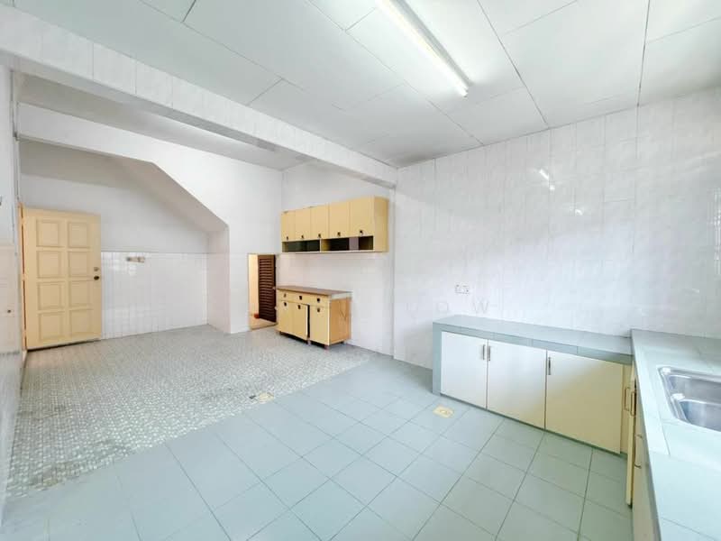 Rumah Teres 2 Tingkat untuk Dijual di Taman Pelangi (Johor Bahru) - Carol Low - Kitchen - PropertyGuru.com.my