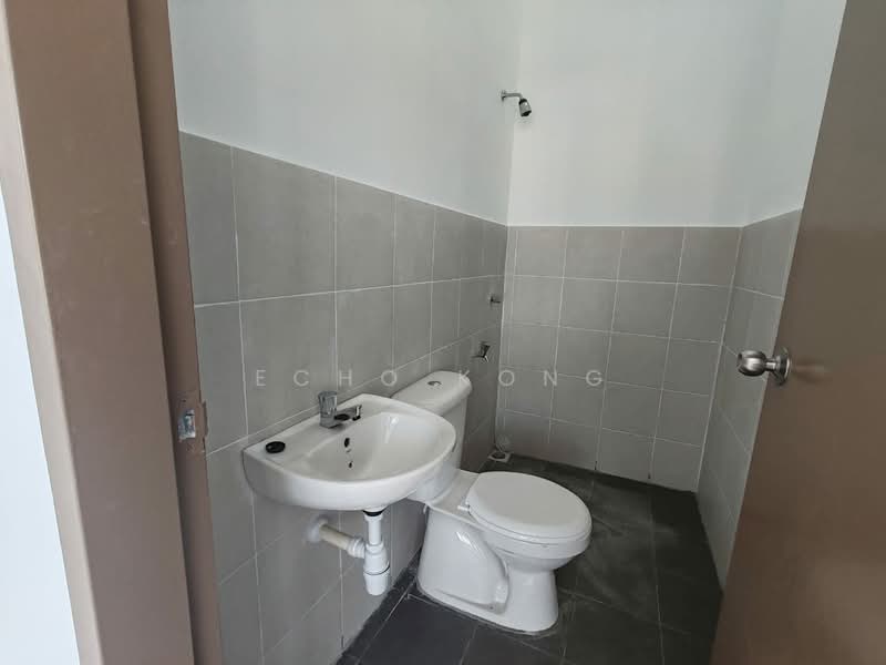 2-storey Terraced House for Sale in Rawang (Selangor) - Echo Kong - Bathroom - PropertyGuru.com.my