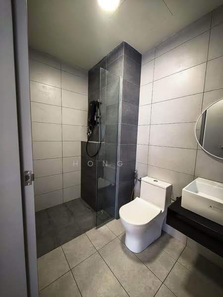 Servis Apartment untuk Disewa di The Era @ Duta North - Hong . - Bathroom - PropertyGuru.com.my
