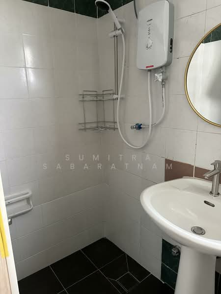 Kondominium untuk Disewa di Cameron Towers - Sumitra Sabaratnam - Bathroom - PropertyGuru.com.my