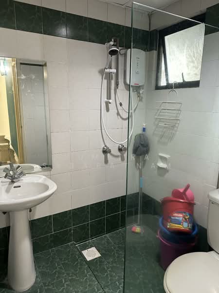 Kondominium untuk Disewa di Cameron Towers - Sumitra Sabaratnam - Bathroom - PropertyGuru.com.my