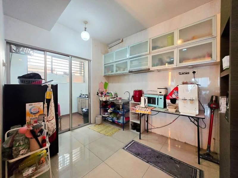 Service Residence for Sale at Connaught Avenue - Zul Syafiq - Kitchen - PropertyGuru.com.my