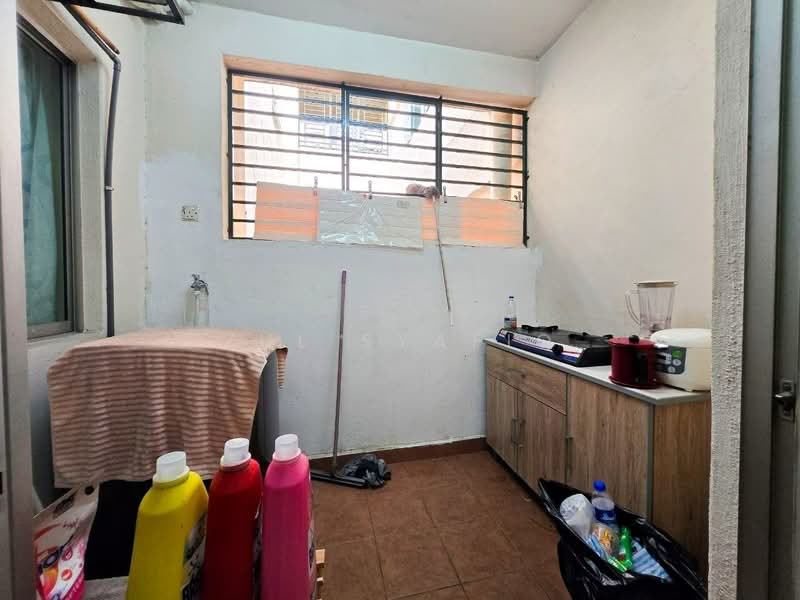 Service Residence for Sale at Connaught Avenue - Zul Syafiq - Kitchen - PropertyGuru.com.my