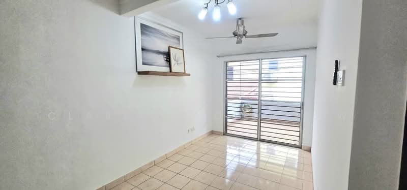 Terraced House for Rent in Bandar Kinrara Seksyen 5 (Bandar Kinrara) - Clarence Chin Y W - Living Room - PropertyGuru.com.my