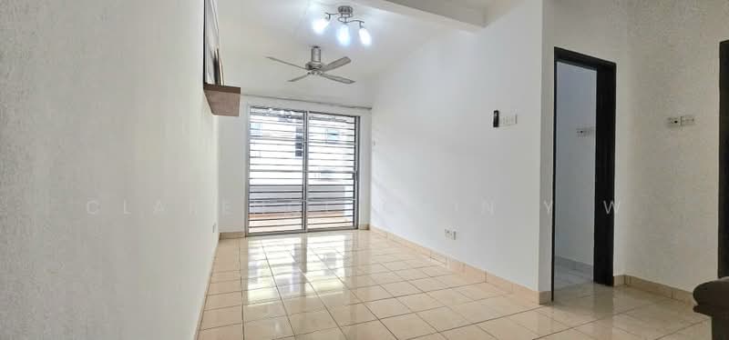Terraced House for Rent in Bandar Kinrara Seksyen 5 (Bandar Kinrara) - Clarence Chin Y W - Living Room - PropertyGuru.com.my