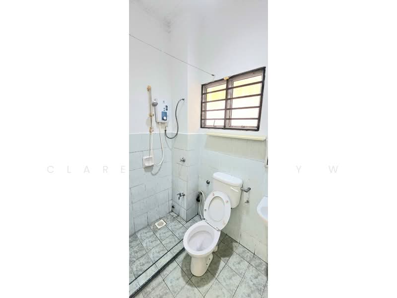 Terraced House for Rent in Bandar Kinrara Seksyen 5 (Bandar Kinrara) - Clarence Chin Y W - Bathroom - PropertyGuru.com.my