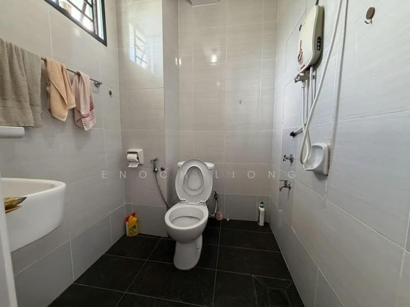 Servis Apartment untuk Disewa di Sun City (Plaza Mentari) - Enoch Liong - Bathroom - PropertyGuru.com.my