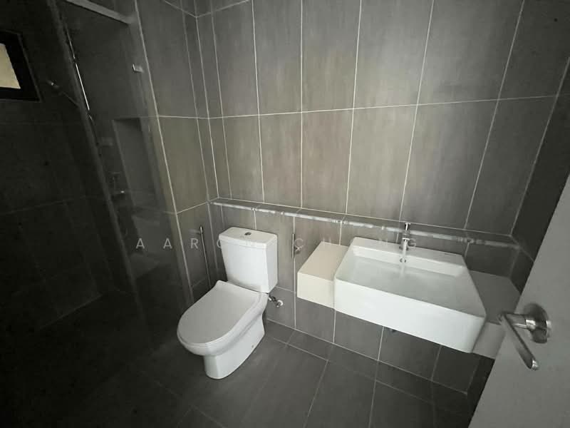 Service Residence for Sale at The Pulse Residence - Aaron Chong - Bathroom - PropertyGuru.com.my