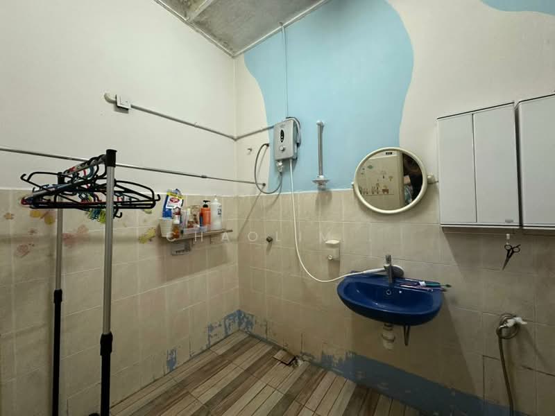 2-storey Terraced House for Sale in Bandar Mahkota Cheras (Cheras) - ChaoLim . - Bathroom - PropertyGuru.com.my