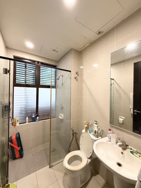 Rumah Teres untuk Dijual di Bandar Kinrara Seksyen 8 (Bandar Kinrara) - CK Yee - Bathroom - PropertyGuru.com.my