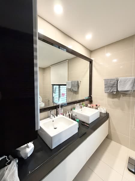 Rumah Teres untuk Dijual di Bandar Kinrara Seksyen 8 (Bandar Kinrara) - CK Yee - Bathroom - PropertyGuru.com.my