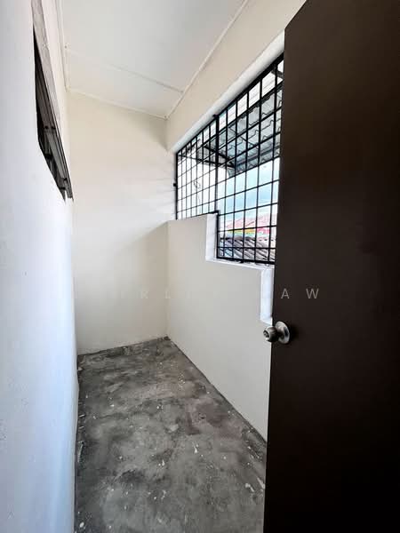 For Rent - Double Storey House @ Taman Desa Harmoni, Molek