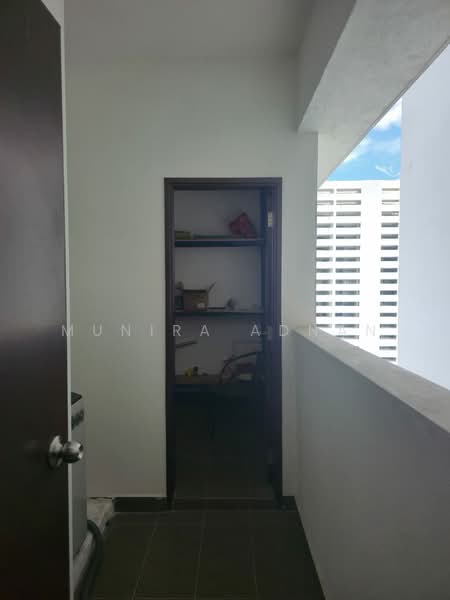 Kondominium untuk Dijual di Oasis 2 Residence - Munira Adnan - Balcony - PropertyGuru.com.my