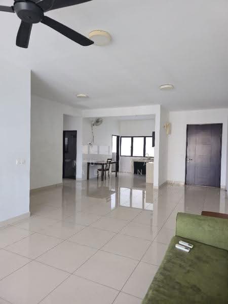 Kondominium untuk Dijual di Oasis 2 Residence - Munira Adnan - Living Room - PropertyGuru.com.my