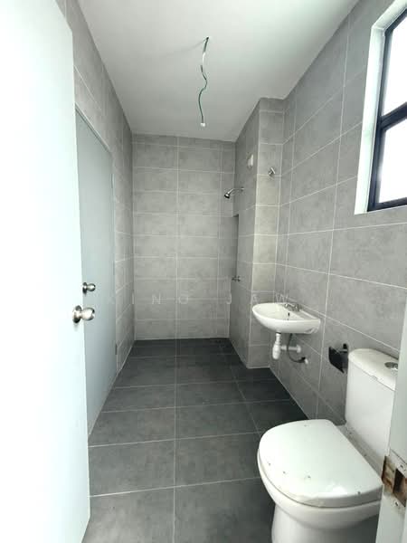 Rumah Teres 2 Tingkat untuk Dijual di Bandar Putra (Kulai) - Kino Jaw - Bathroom - PropertyGuru.com.my