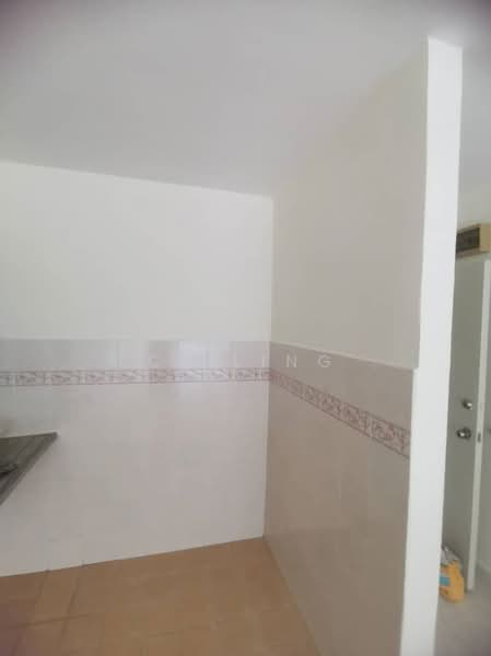 Pangsapuri untuk Dijual di Flora Damansara Apartment - CJ Ling - Kitchen - PropertyGuru.com.my