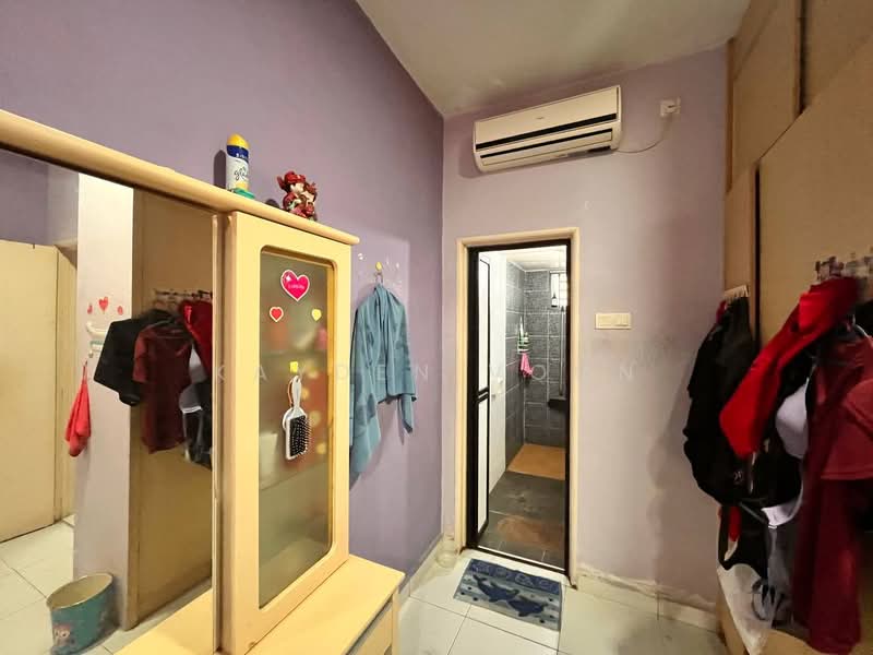 Kondominium untuk Dijual di M Condominium @ Larkin - Kayden Voon - Bathroom - PropertyGuru.com.my