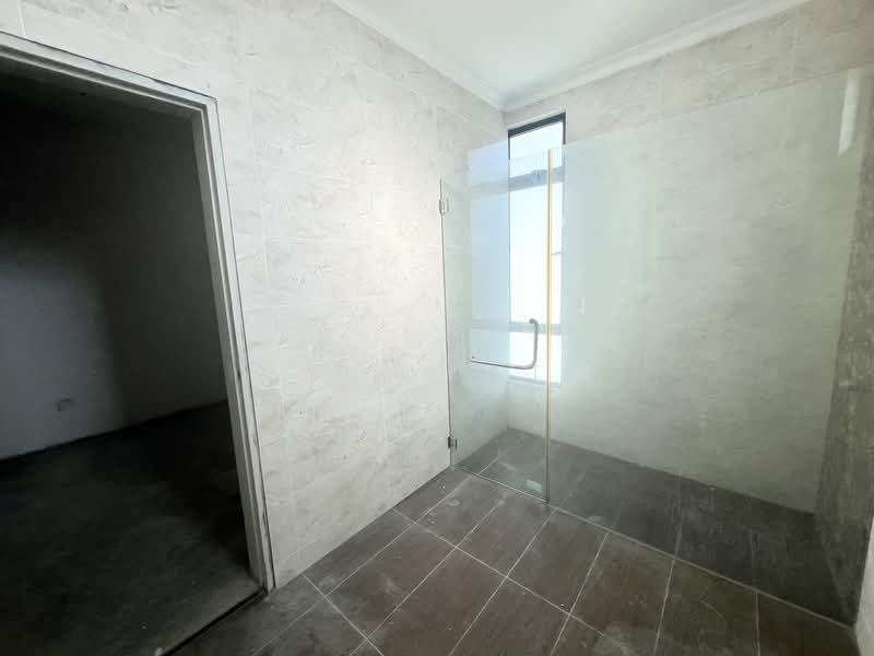 Bungalow for Sale in Taman Laguna (Johor Bahru) - Yik Tat - PropertyGuru.com.my