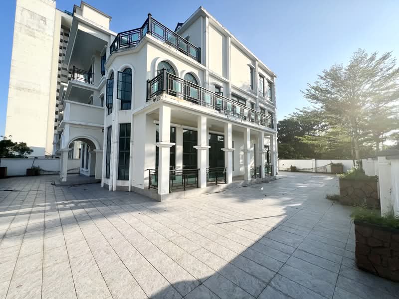 Bungalow for Sale in Taman Laguna (Johor Bahru) - Yik Tat - PropertyGuru.com.my