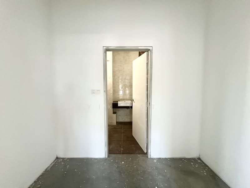 Bungalow for Sale in Taman Laguna (Johor Bahru) - Yik Tat - PropertyGuru.com.my