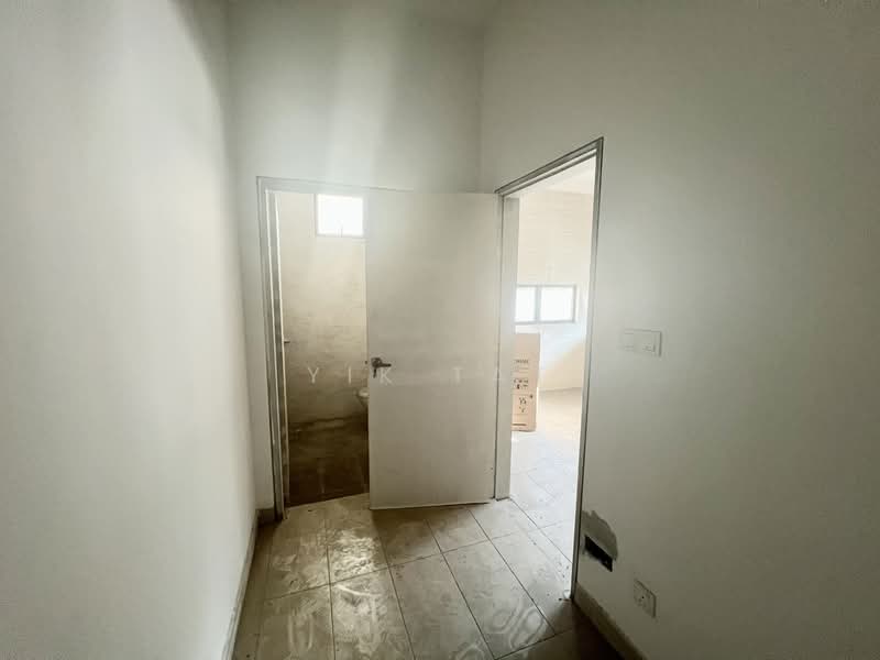 Bungalow for Sale in Taman Laguna (Johor Bahru) - Yik Tat - PropertyGuru.com.my