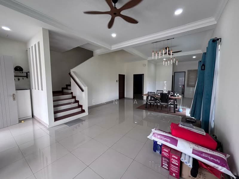 2-storey Terraced House for Sale in Alam Impian (Shah Alam) - Jsern Ang - Living Room - PropertyGuru.com.my