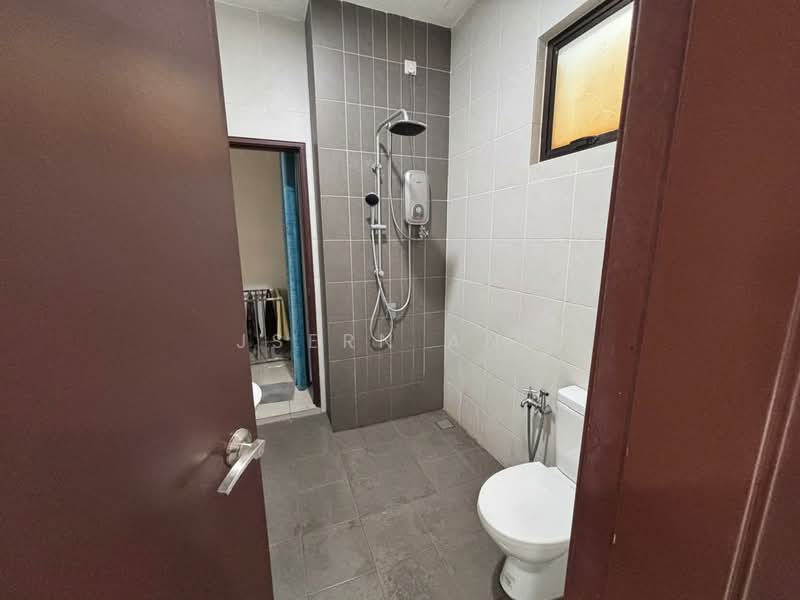 2-storey Terraced House for Sale in Alam Impian (Shah Alam) - Jsern Ang - Bathroom - PropertyGuru.com.my