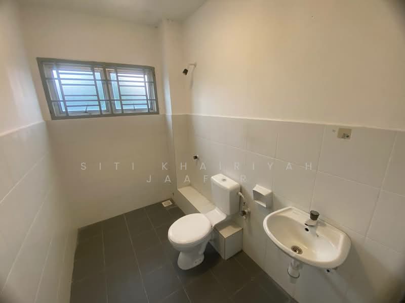 2-storey Terraced House for Sale in Kuala Selangor (Selangor) - SITI KHAIRIYAH JAAFAR - Bathroom - PropertyGuru.com.my