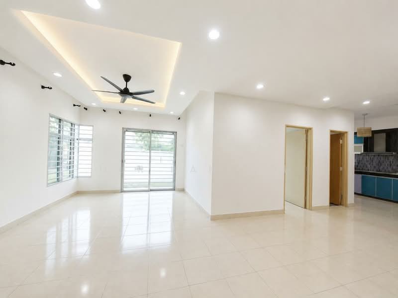 Cluster House for Rent in Sungai Buloh (Selangor) - Nur Hanizah - Living Room - PropertyGuru.com.my