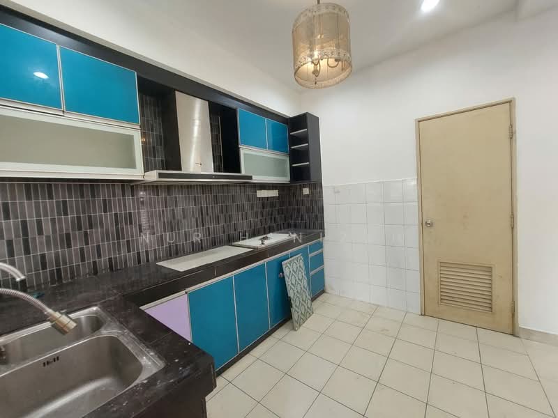 Cluster House for Rent in Sungai Buloh (Selangor) - Nur Hanizah - Kitchen - PropertyGuru.com.my