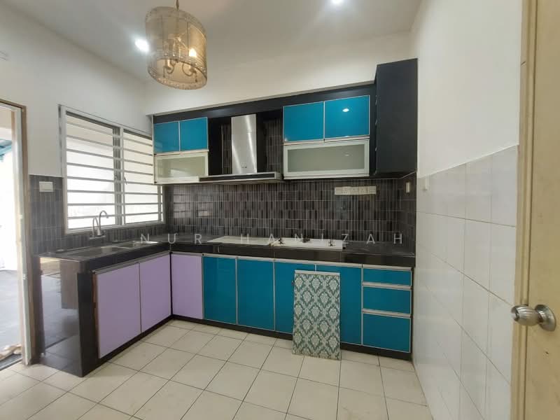Cluster House for Rent in Sungai Buloh (Selangor) - Nur Hanizah - Kitchen - PropertyGuru.com.my