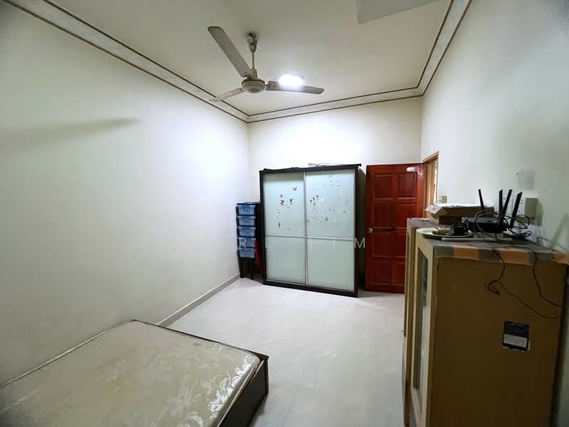 2-storey Terraced House for Sale in Taman Nusa Bestari 2 (Iskandar Puteri (Nusajaya)) - Karl Lim - Bedroom - PropertyGuru.com.my