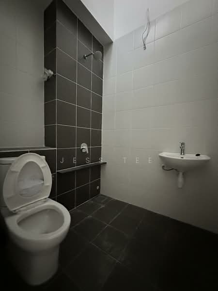 2-storey Terraced House for Sale in Setia Utama (Setia Alam) - Jess Tee - Bathroom - PropertyGuru.com.my